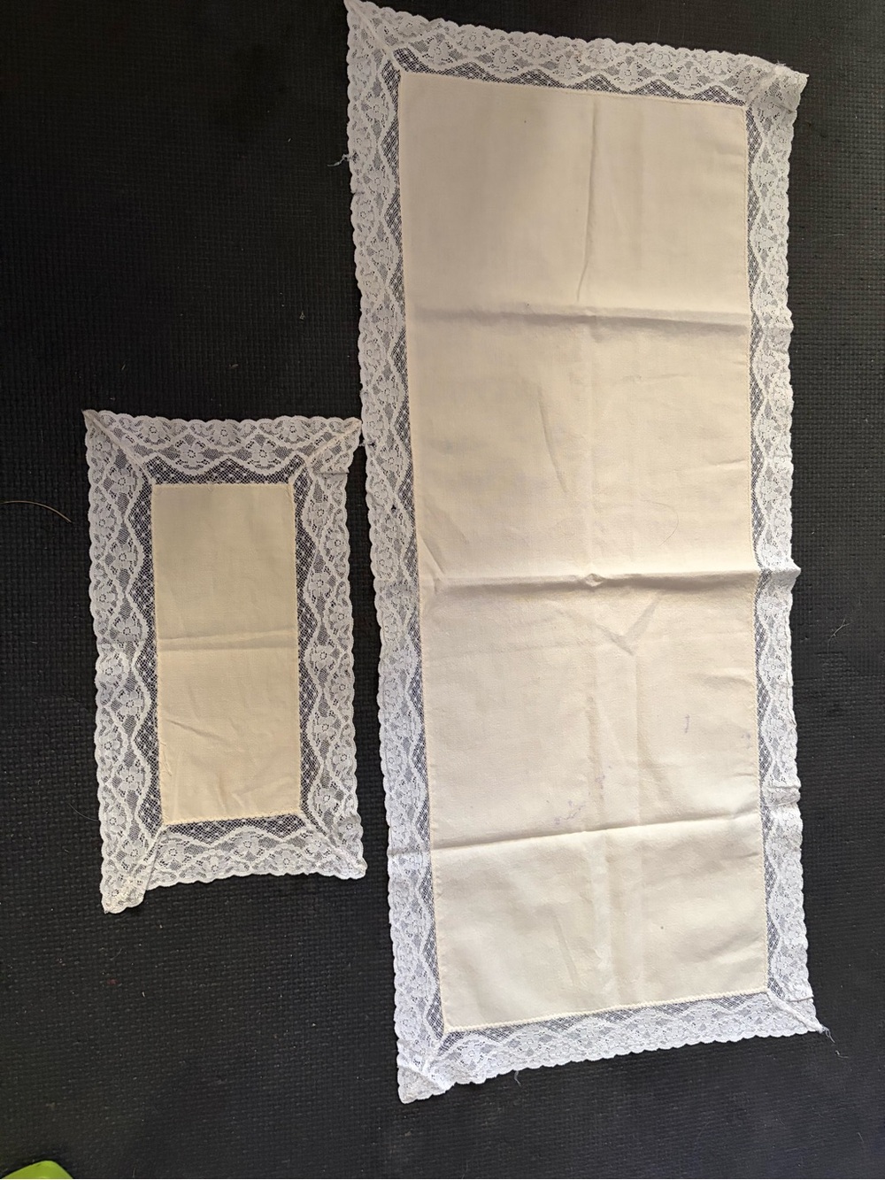 Unbranded Cream Lace-Trim Table Runner and Doily Set